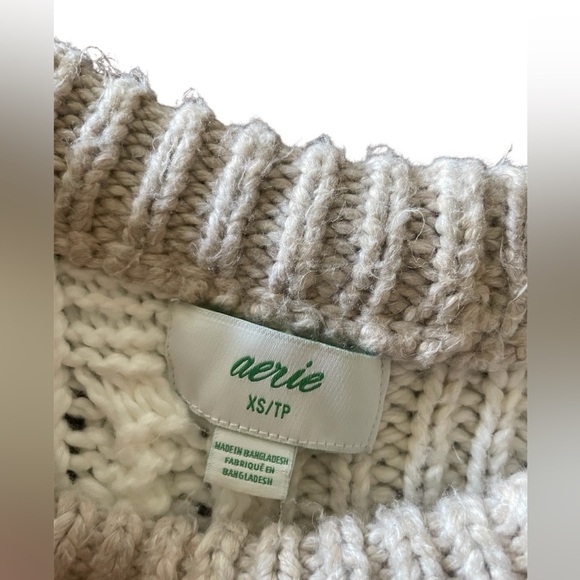 Aerie Cream and Beige Crewneck Knit Sweater Size XS - Picture 3 of 4